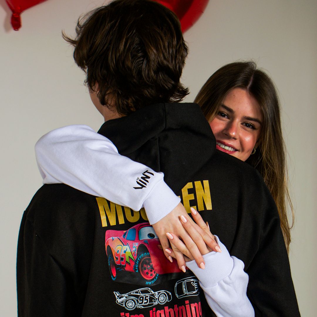 Moletom Com Capuz Mcqueen e Sally Casal